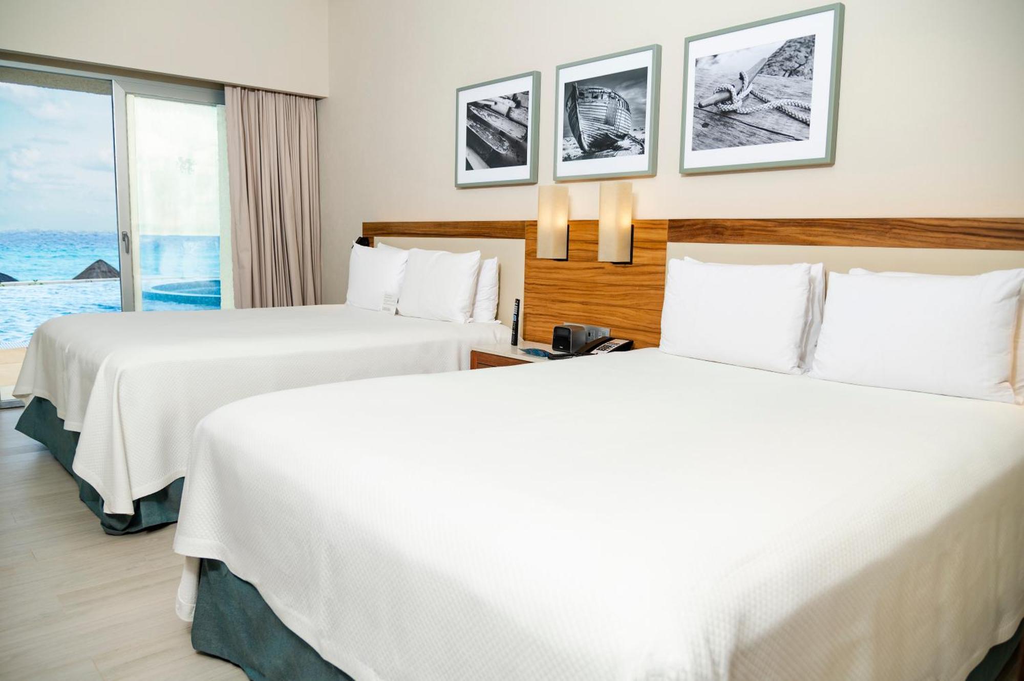 Quarto Duplo com Acesso Direto à Piscina e Vista do Mar - Apenas Adultos